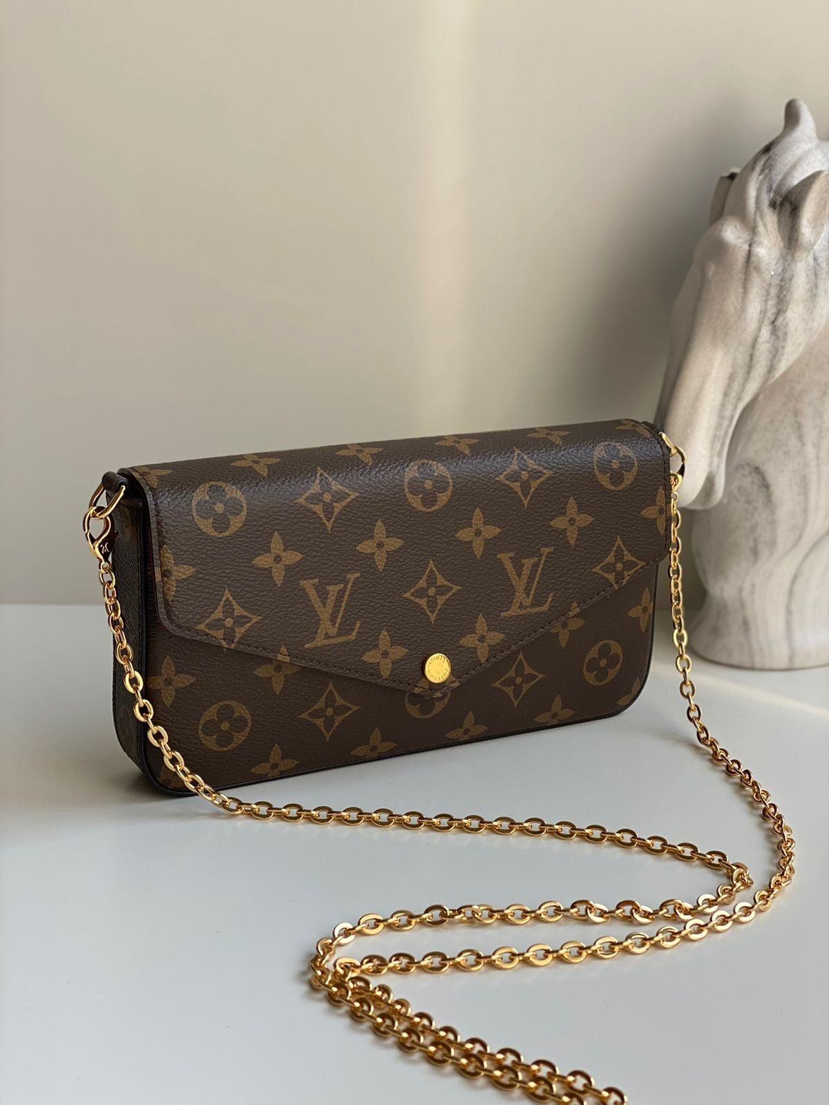 Crossbody Lv